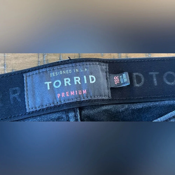 Torrid Sky High‎ Skinny Distressed Jeans - Picture 2 of 6